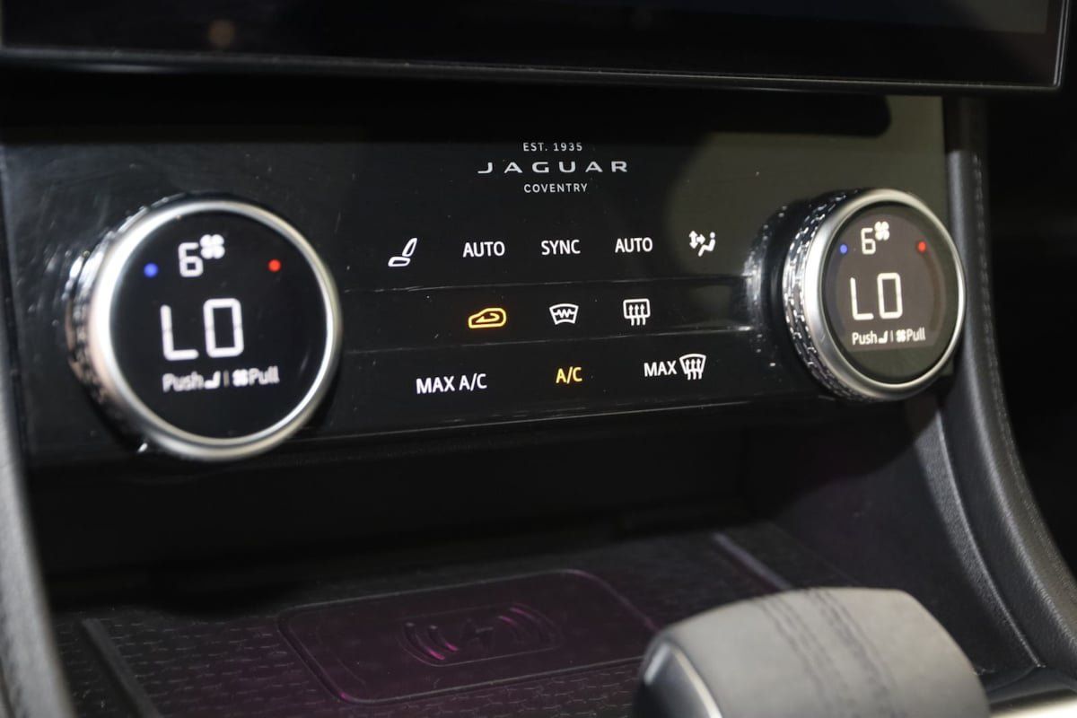 Used 2023 Jaguar F-PACE S AWD/4WD image 28