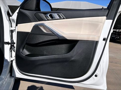 Used 2022 BMW X6 xDrive40i w/ Executive Package image 25