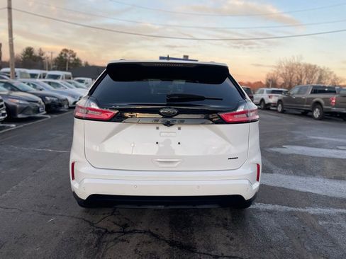 Used 2022 Ford Edge SE w/ Black Appearance Package image 4