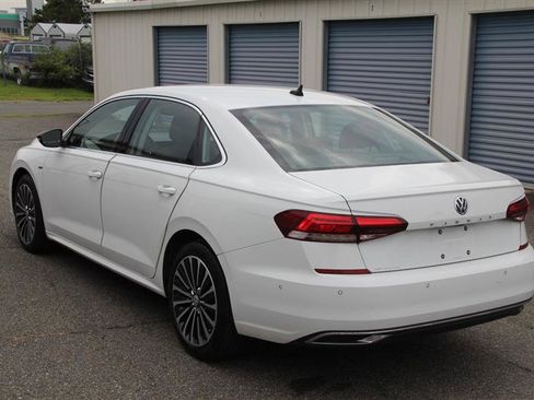 Used 2022 Volkswagen Passat 2.0T FWD image 7