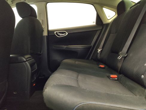 Used 2019 Nissan Sentra SR FWD image 18
