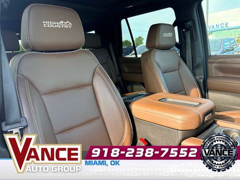 Used 2023 Chevrolet Tahoe High Country AWD/4WD image 23