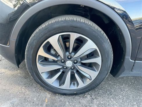 Used 2021 Buick Encore Preferred image 33