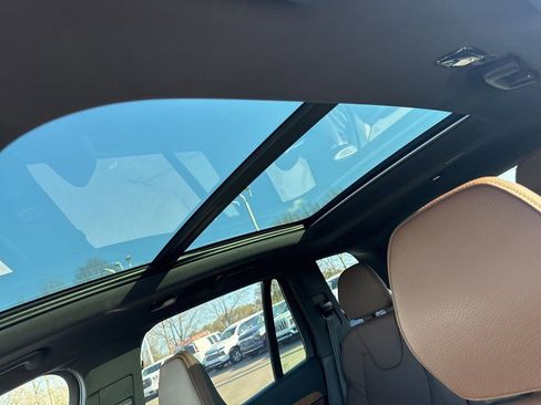 Used 2024 Volvo XC90 B5 Plus w/ Protection Package Premier image 12