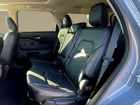 Certified 2023 Nissan Pathfinder Platinum w/ Lighting Package (N93) image 24