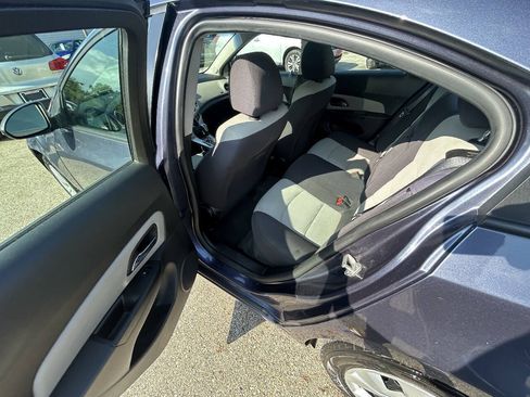 Used 2014 Chevrolet Cruze LS FWD image 7