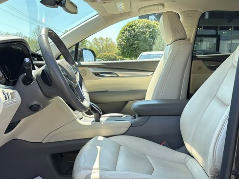 Used 2018 Cadillac XT5 Luxury AWD/4WD image 12