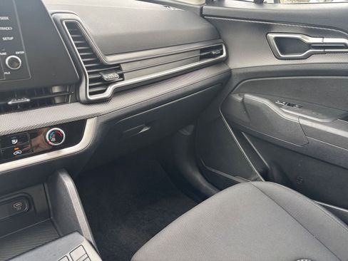 Used 2025 Kia Sportage LX image 34