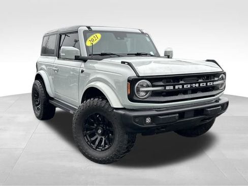 Used 2021 Ford Bronco Outer Banks image 1