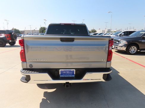 Used 2024 Chevrolet Silverado 1500 LT RWD image 11