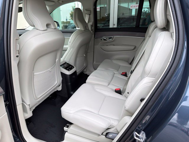 New 2026 Volvo XC90 T8 Ultra w/ Protection Package Premier AWD/4WD image 9