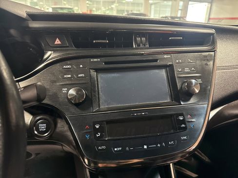 Used 2018 Toyota Avalon XLE Plus image 12