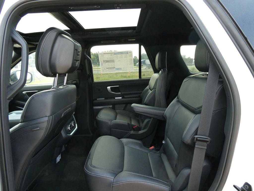 New 2027 Ford Expedition Platinum w/ Stealth Performance Package AWD/4WD image 15