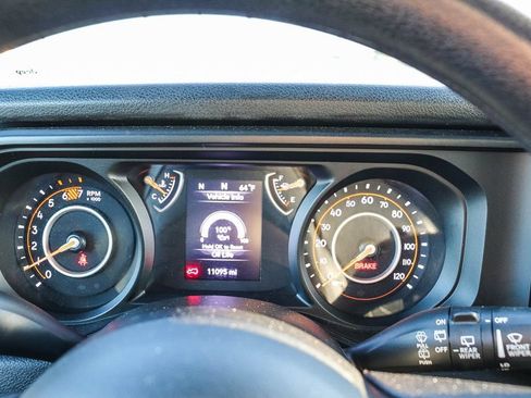 Used 2025 Jeep Wrangler Sport AWD/4WD image 25