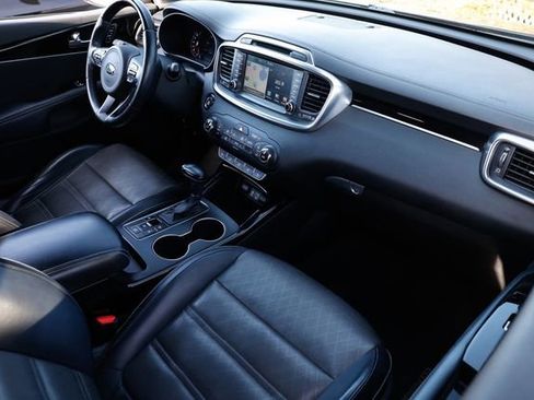 Used 2017 Kia Sorento SX image 19