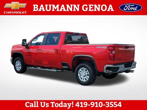 Used 2024 Chevrolet Silverado 2500 LT w/ Convenience Package AWD/4WD image 3