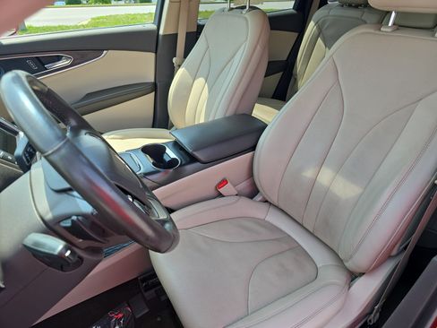 Used 2019 Lincoln Nautilus Reserve FWD image 15