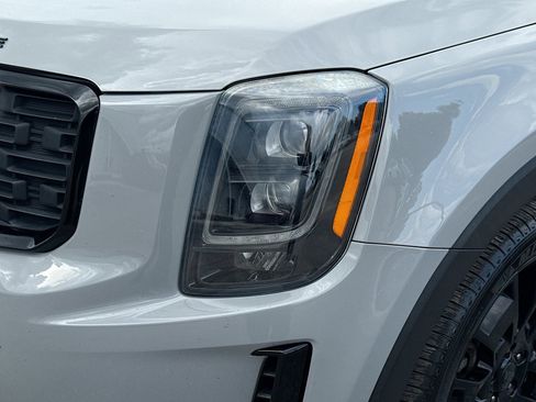 Used 2021 Kia Telluride SX w/ SX Prestige Package AWD/4WD image 9