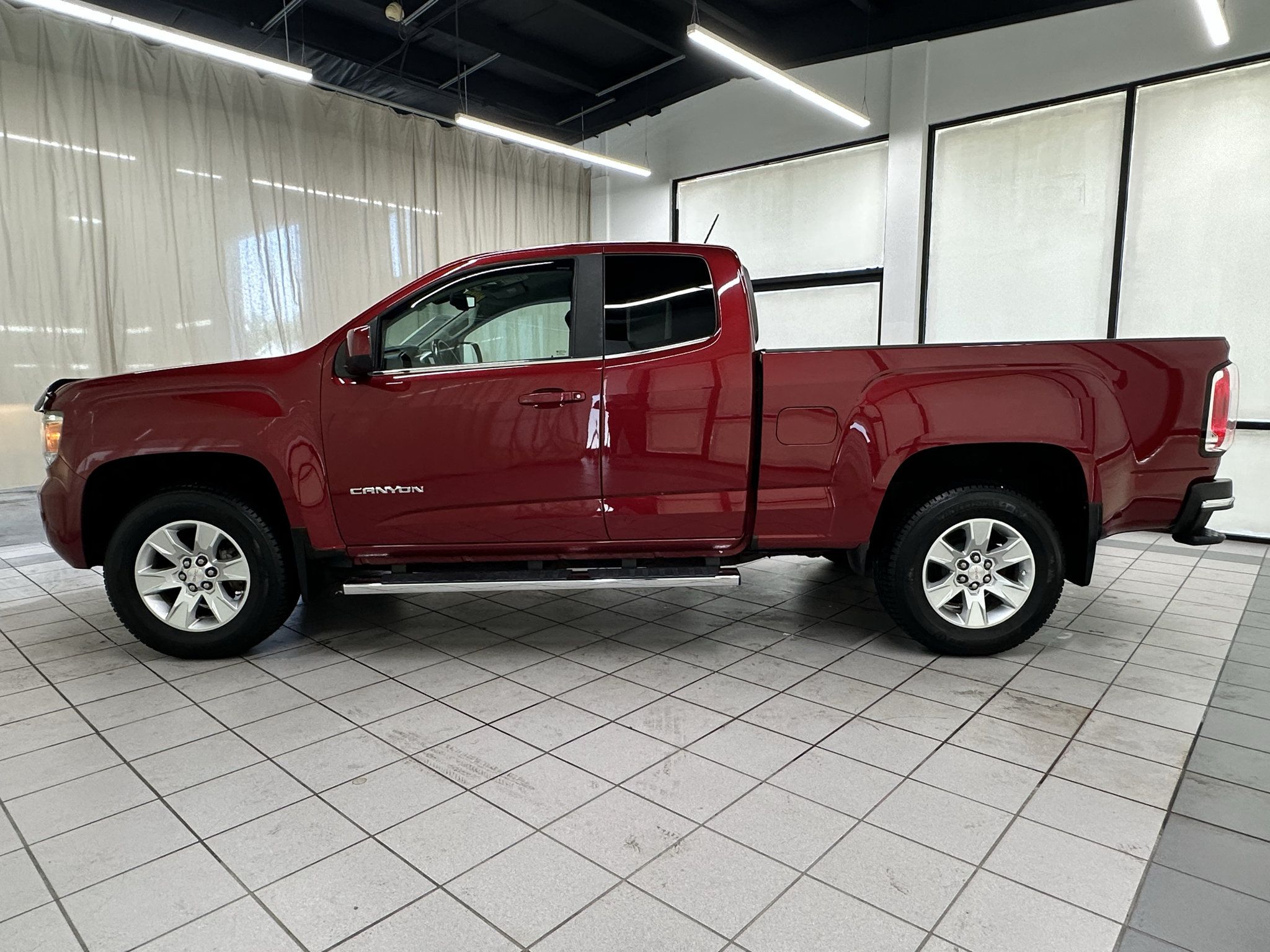 Used 2017 GMC Canyon SLE w/ SLE Convenience Package RWD image 8