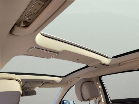 Used 2015 Mercedes-Benz S 550 Sedan w/ Premium 1 Package image 17