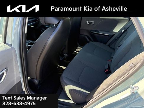 New 2025 Kia K4 LXS image 18