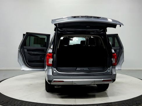 Used 2023 Ford Expedition Max XLT image 14