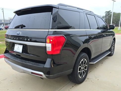 Used 2023 Ford Expedition XLT image 5