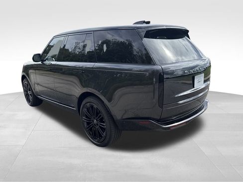 New 2025 Land Rover Range Rover SE image 3
