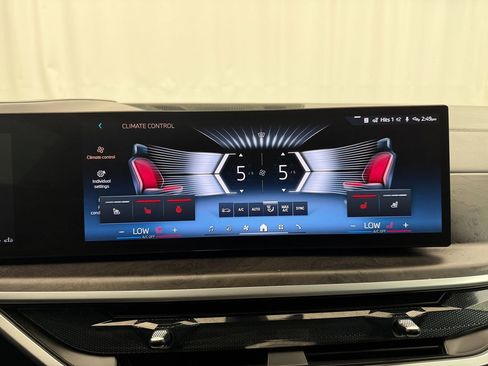 Used 2025 BMW X5 xDrive40i image 43