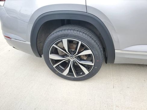 Used 2024 Volkswagen Atlas SEL Premium R-Line AWD/4WD image 5