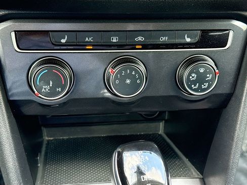 Used 2024 Volkswagen Tiguan Wolfsburg Edition image 34