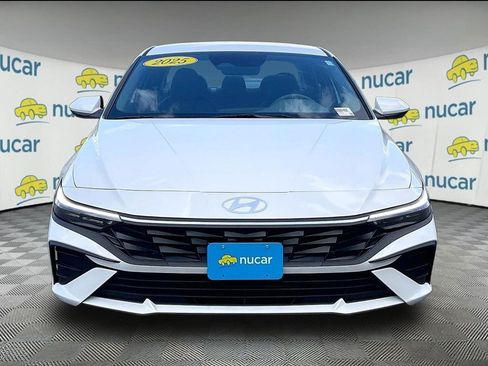 Used 2025 Hyundai Elantra SE FWD image 2
