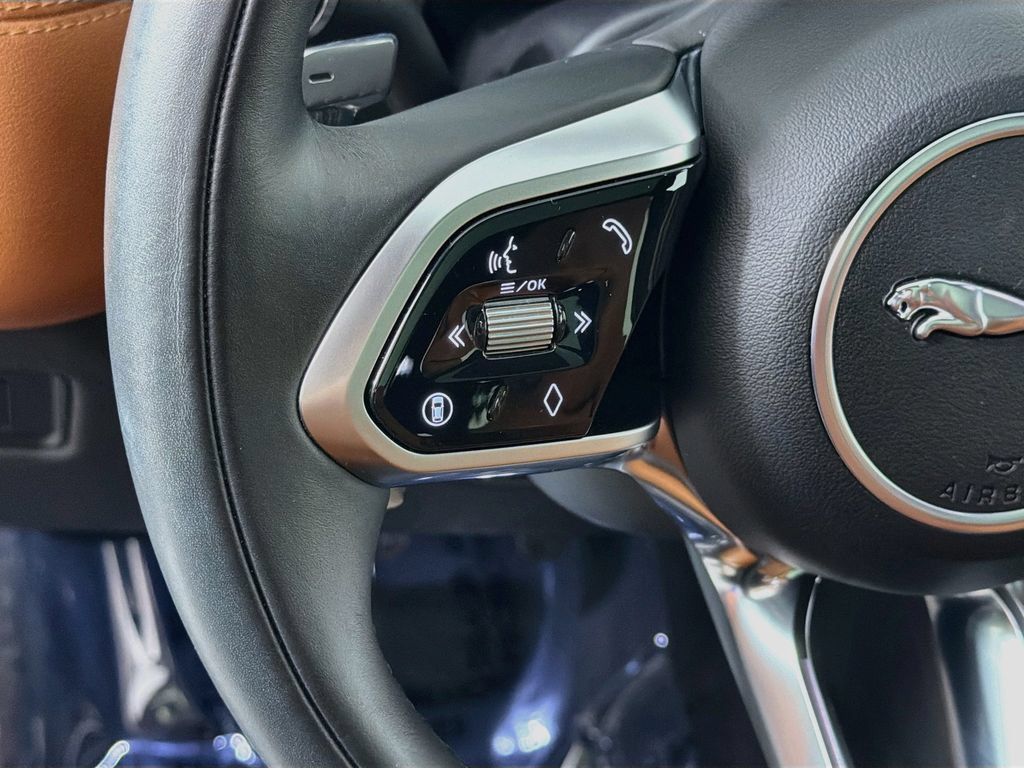 Certified 2026 Jaguar F-PACE R-Dynamic S AWD/4WD image 10