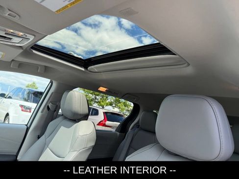 Used 2024 Toyota Sienna XLE w/ XLE Plus Package AWD/4WD image 8
