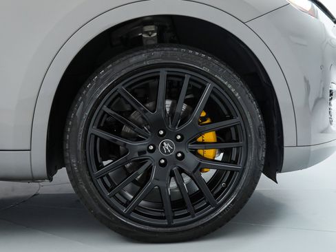 Used 2022 Maserati Levante GT image 21