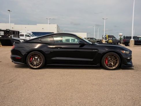 Used 2016 Ford Mustang Shelby GT350R RWD image 8
