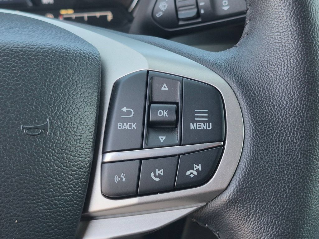 Used 2024 Ford Explorer XLT w/ Equipment Group 202A AWD/4WD image 15