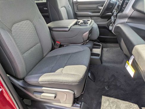 New 2026 RAM 1500 Express AWD/4WD image 32