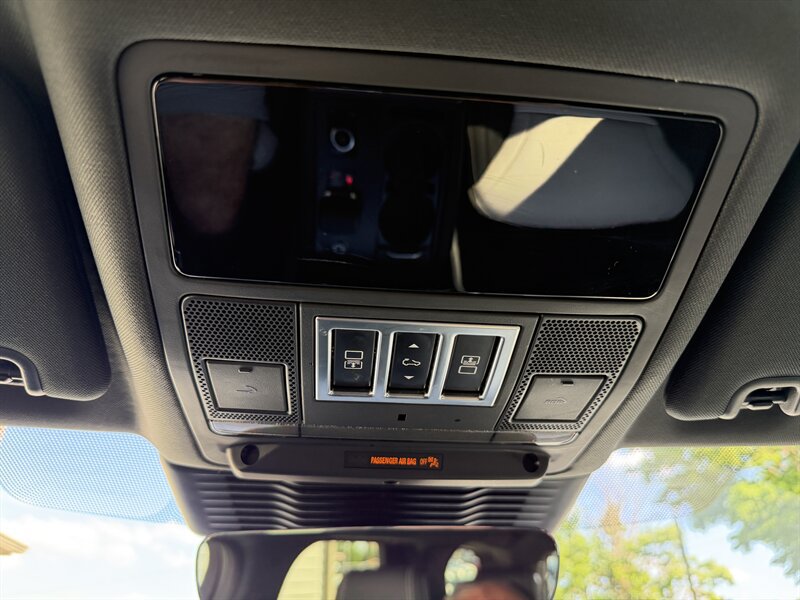 Used 2023 Land Rover Discovery S R-Dynamic AWD/4WD image 49