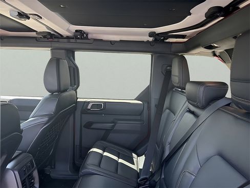 New 2025 Ford Bronco Badlands image 14