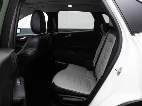 Used 2024 Ford Escape Platinum w/ Premium Technology Package image 30