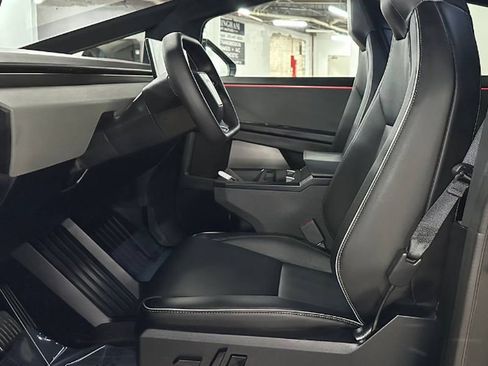 Used 2024 Tesla Cybertruck AWD Crew Cab image 20