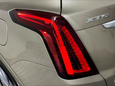 Certified 2023 Cadillac XT5 Premium Luxury w/ Technology Package AWD/4WD image 23