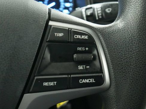 Used 2017 Hyundai Elantra SE FWD image 29