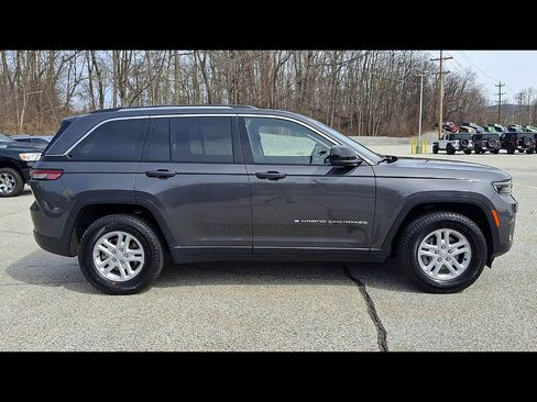 Certified 2023 Jeep Grand Cherokee Laredo w/ Luxury Tech Group I image 38