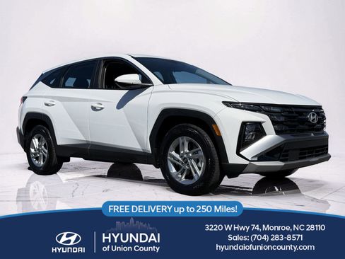 Used 2026 Hyundai Tucson SE FWD image 1