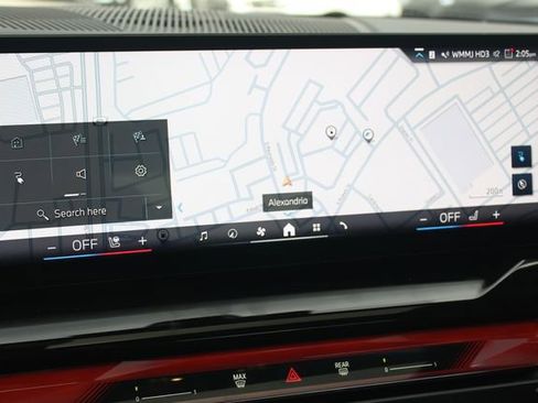 Used 2025 BMW i5 xDrive40 w/ Premium Package image 17