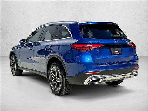 Used 2026 Mercedes-Benz GLC 300 4MATIC image 3