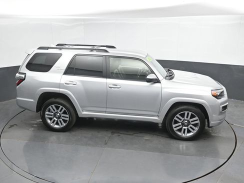 Used 2022 Toyota 4Runner TRD Sport AWD/4WD image 33