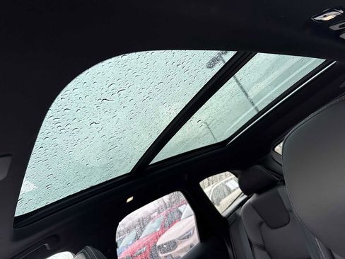 Certified 2024 Volvo XC60 T8 Ultimate w/ Climate Package image 23